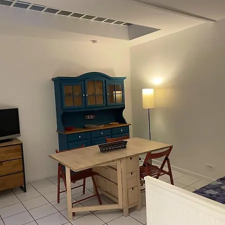 2 Pieces Cosy - Fond De Cour - Saint-denis Apartamento